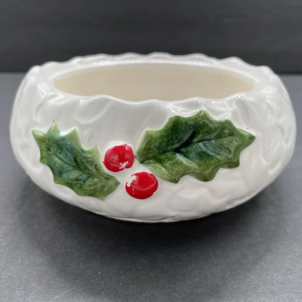 Lefton White Holly Small Round Lidded Box 6064 Covered Candy Bowl 1972/73 Japan